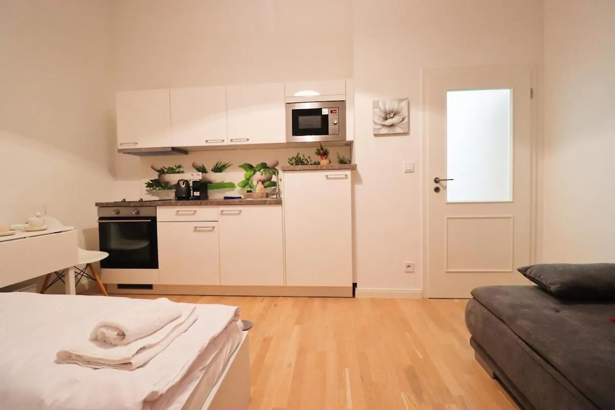 Stylish Apartment In The Center Of Prague 0*,
